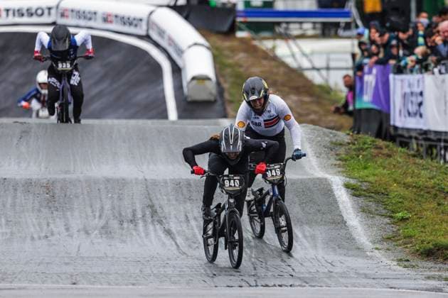 2025 UCI BMX Racing World Championships Picture by Alex Whitehead SWpix.com - 03 08 2025 - Cycling - 2025 UCI BMX Racing World Championships - Copenhagen, Denmark - Women Junior Final - Lily Greenough (New Zealand) wins with Elsa Rendall Todd (Great Britain) in second Copyright: x xSWpix.comx(t axPhotographyxHubxLtd)xAlexxWhitehead SWpix.comx SWP-3030-0388