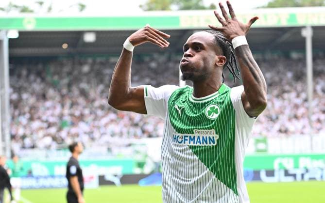 03 08 2025 Soccer Season 2025 2026 2 Soccer Bundesliga 01 Matchday SpVgg Greuther Fürth Kleeblatt SG Dynamo Dresden SGD Sportfoto Zink xwoxzix DFL regulations prohibit any use of photographs as image sequences and or quasi video only for editorial use Torjubel Jubel Freude nach Treffer Tor Torschuß zum 1 0 durch Noel Futkeu 9, SpVgg Greuther Fürth