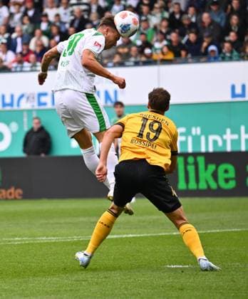 03 08 2025 Soccer Season 2025 2026 2 Soccer Bundesliga 01 Matchday SpVgg Greuther Fürth Kleeblatt SG Dynamo Dresden SGD Sportfoto Zink xwoxzix DFL regulations prohibit any use of photographs as image sequences and or quasi video only for editorial use Felix Klaus 30, SpVgg Greuther Fürth erzielt Treffer Tor Torschuß zum 2 0 gegen Alexander Rossipal 19, SG Dynamo Dresden SGD