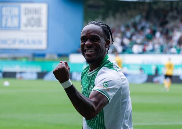 Noel Futkeu 9 Spvgg Greuther Fuerth with the cheers after his goal for 1 0, Spvgg Greuther Fuerth vs SG Dynamo Dresden, DFL, 2 Bundesliga, Saison 2025 2026, Hinrunde, 1 Spieltag, 03 08 2025 DFB regulations prohibit any use of photographs as image sequences and or quasi video Fuerth Bayern Germany Copyright: xkolbert-press MartinxAgüerax