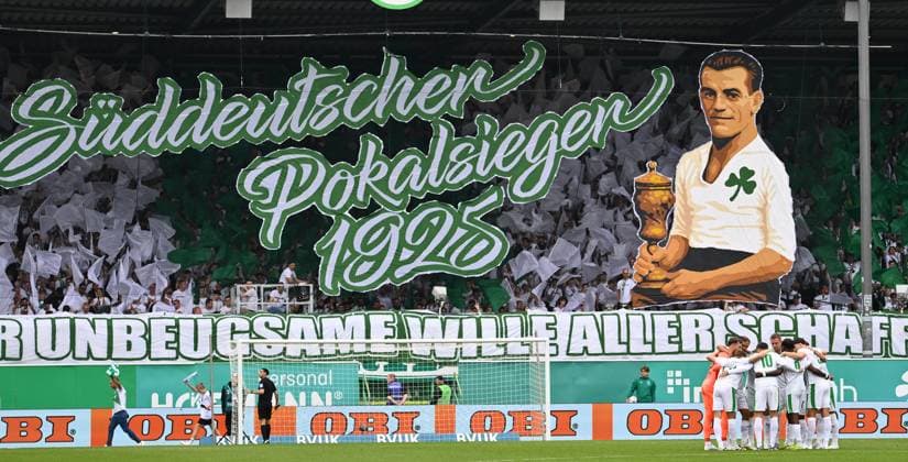 03 08 2025 Soccer Season 2025 2026 2 Soccer Bundesliga 01 Matchday SpVgg Greuther Fürth Kleeblatt SG Dynamo Dresden SGD Sportfoto Zink xwoxzix DFL regulations prohibit any use of photographs as image sequences and or quasi video only for editorial use Teamkreis Mannschaft Team Choreo Choreografie