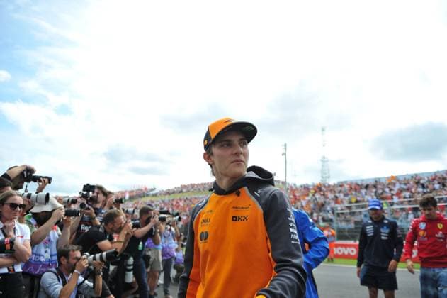 August 3, 2025, Budapest, Budapest, Hungary: Oscar Piastri, driver for McLaren during the drivers parade before the Formula One Hungarian Grand Prix, held at the Hungaroring Budapest Hungary - ZUMAs291 20250803_zip_s291_002 Copyright: xBalintxSzentgallayx