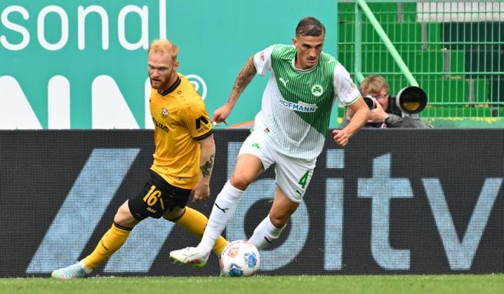 03 08 2025 Soccer Season 2025 2026 2 Soccer Bundesliga 01 Matchday SpVgg Greuther Fürth Kleeblatt SG Dynamo Dresden SGD Sportfoto Zink xwoxzix DFL regulations prohibit any use of photographs as image sequences and or quasi video only for editorial use Nils Fröling Froeling 16, SG Dynamo Dresden SGD Philipp Ziereis 4, SpVgg Greuther Fürth