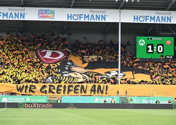 03 08 2025, xsltx, Soccer 2 Bundesliga, SpVgg Greuther Fuerth Dynamo Dresden v l Choreo Dresden DFL DFB REGULATIONS PROHIBIT ANY USE OF PHOTOGRAPHS as IMAGE SEQUENCES and or QUASI VIDEO