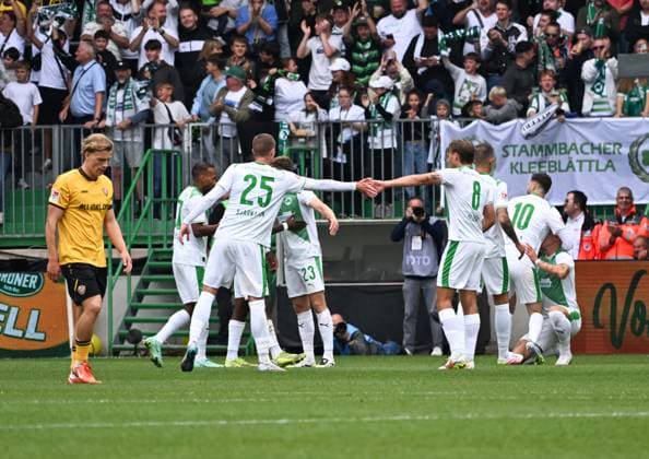 03 08 2025, xsltx, Fußball 2 Bundesliga, SpVgg Greuther Fuerth Dynamo Dresden v l Fürther Jubel nach dem 2 0 von Felix Klaus Spvgg Greuther Fürth DFL DFB REGULATIONS PROHIBIT ANY USE OF PHOTOGRAPHS as IMAGE SEQUENCES and or QUASI VIDEO