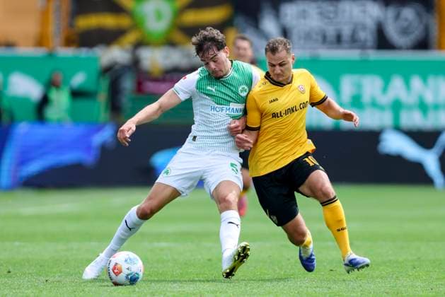 Reno Muenz SpVgg Greuther Fuerth and Jakob Lemmer Dynamo Dresden battle for the ball, 2 Bundesliga, SpVgg Greuther Fuerth v Dynamo Dresden, Sportpark Ronhof Thomas Sommer, August 3, 2025 in Fuerth, Germany Photo by Marco Steinbrenner DeFodi Images Reno Muenz SpVgg Greuther Fuerth and Jakob Lemmer Dynamo Dresden battle for the ball, 2 Bundesliga, SpVgg Greuther Fuerth v Dynamo Dresden, Sportpark Ronhof Thomas Sommer, August 3, 2025 in Fuerth, Germany Photo by Marco Steinbrenner DeFodi Images DFB DFL REGULATIONS PROHIBIT ANY USE OF PHOTOGRAPHS AS IMAGE SEQUENCES AND OR QUASI VIDEO