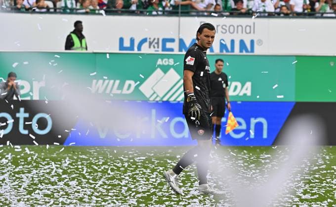 03 08 2025 Soccer Season 2025 2026 2 Soccer Bundesliga 01 Matchday SpVgg Greuther Fürth Kleeblatt SG Dynamo Dresden SGD Sportfoto Zink MeZi xmexzix DFL regulations prohibit any use of photographs as image sequences and or quasi video only for editorial use Tim Schreiber 1, SG Dynamo Dresden SGD Paper snippets Choreo Choreography