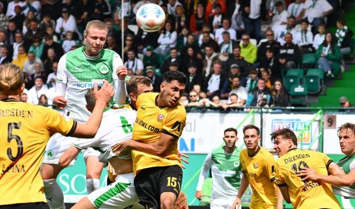 03 08 2025 Soccer Season 2025 2026 2 Soccer Bundesliga 01 Matchday SpVgg Greuther Fürth Kleeblatt SG Dynamo Dresden SGD Sportfoto Zink xwoxzix DFL regulations prohibit any use of photographs as image sequences and or quasi video only for editorial use Brynjar Ingi Bjarnason 25, SpVgg Greuther Fürth Claudio Kammerknecht 15, SG Dynamo Dresden SGD Chance goal header against crossbar
