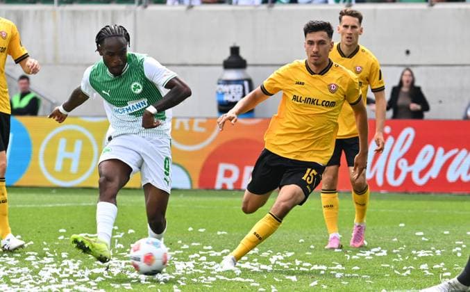 03 08 2025 Soccer season 2025 2026 2 Soccer Bundesliga 01 Matchday SpVgg Greuther Fürth Kleeblatt SG Dynamo Dresden SGD Sportfoto Zink xwoxzix DFL regulations prohibit any use of photographs as image sequences and or quasi video only for editorial use Noel Futkeu 9, SpVgg Greuther Fürth scores goal Goal shot for 3 1 against Claudio Kammerknecht 15, SG Dynamo Dresden SGD