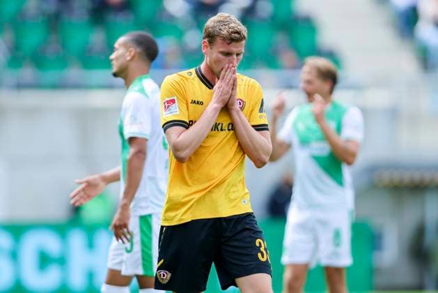 Christoph Daferner Dynamo Dresden looks disappointed, 2 Bundesliga, SpVgg Greuther Fürth v Dynamo Dresden, Sportpark Ronhof Thomas Sommer on August 03, 2025 in Fürth, Germany Photo by Marco Steinbrenner DeFodi Images Christoph Daferner Dynamo Dresden looks dejected, 2 Bundesliga, SpVgg Greuther Fürth v Dynamo Dresden, Sportpark Ronhof Thomas Sommer, August 3, 2025 in Fürth, Germany Photo by Marco Steinbrenner DeFodi Images DFB DFL REGULATIONS PROHIBIT ANY USE OF PHOTOGRAPHS AS IMAGE SEQUENCES AND OR QUASI VIDEO