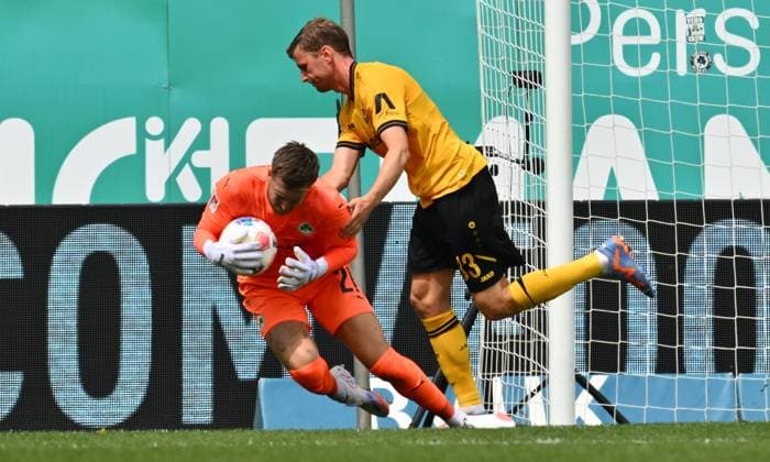 03 08 2025 Soccer Season 2025 2026 2 Soccer Bundesliga 01 Matchday SpVgg Greuther Fürth Kleeblatt SG Dynamo Dresden SGD Sportfoto Zink xwoxzix DFL regulations prohibit any use of photographs as image sequences and or quasi video only for editorial use Pelle Boevink 26, SpVgg Greuther Fürth Christoph Daferner 33, SG Dynamo Dresden SGD