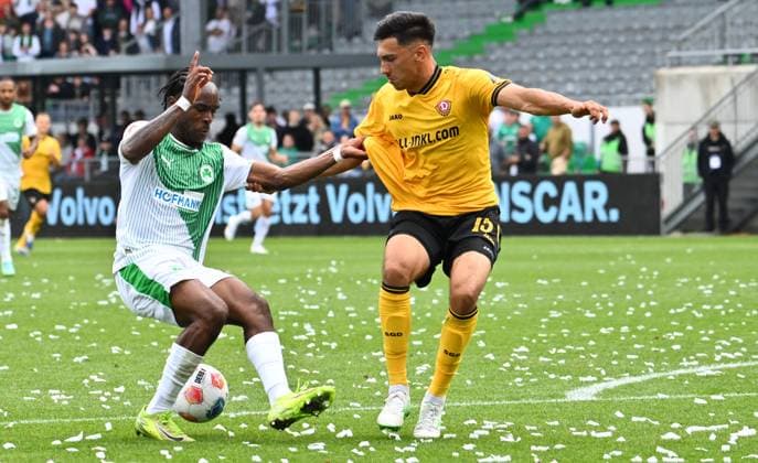 03 08 2025 Soccer Season 2025 2026 2 Soccer Bundesliga 01 Matchday SpVgg Greuther Fürth Kleeblatt SG Dynamo Dresden SGD Sportfoto Zink xwoxzix DFL regulations prohibit any use of photographs as image sequences and or quasi video only for editorial use Noel Futkeu 9, SpVgg Greuther Fürth Claudio Kammerknecht 15, SG Dynamo Dresden SGD