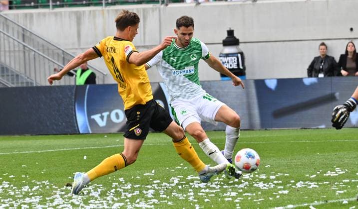 03 08 2025 Soccer Season 2025 2026 2 Soccer Bundesliga 01 Matchday SpVgg Greuther Fürth Kleeblatt SG Dynamo Dresden SGD Sportfoto Zink xwoxzix DFL regulations prohibit any use of photographs as image sequences and or quasi video only for editorial use Alexander Rossipal 19, SG Dynamo Dresden SGD Branimir Hrgota 10, SpVgg Greuther Fürth