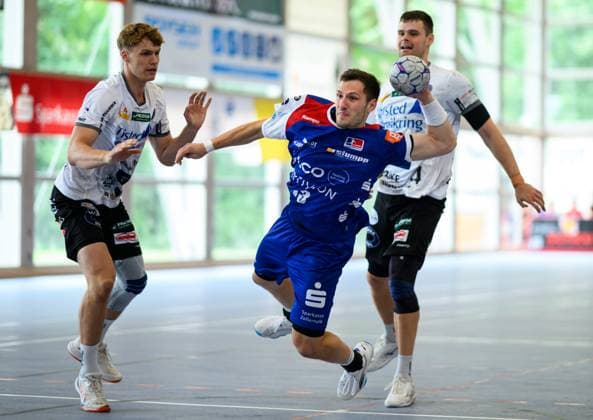 Merlin Fuss HBW Balingen Weilstetten, 13 , at the throw, Sparkassen Cup, handball competition, HBW Balingen Weilstetten vs Mors Thy Handbold, men, 3 tournament day, season 2025, 03 08 2025 Eibner Pressefoto Andreas Ulmer Sparkassen Cup, handball competition, HBW Balingen Weilstetten vs Mors Thy Handbold, men, 3 tournament day, season 2025, 03 08 2025 Altensteig Copyright: xEibner-Pressefoto AndreasxUlmerx EP_AUR