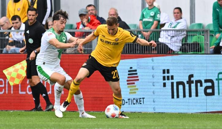 03 08 2025 Soccer Season 2025 2026 2 Soccer Bundesliga 01 Matchday SpVgg Greuther Fürth Kleeblatt SG Dynamo Dresden SGD Sportfoto Zink xwoxzix DFL regulations prohibit any use of photographs as image sequences and or quasi video only for editorial use Reno Münz Muenz 5, SpVgg Greuther Fürth Niklas Hauptmann 27, SG Dynamo Dresden SGD