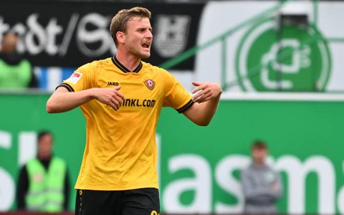 03 08 2025 Soccer Season 2025 2026 2 Soccer Bundesliga 01 Matchday SpVgg Greuther Fürth Kleeblatt SG Dynamo Dresden SGD Sportfoto Zink xwoxzix DFL regulations prohibit any use of photographs as image sequences and or quasi video only for editorial use Christoph Daferner 33, SG Dynamo Dresden SGD