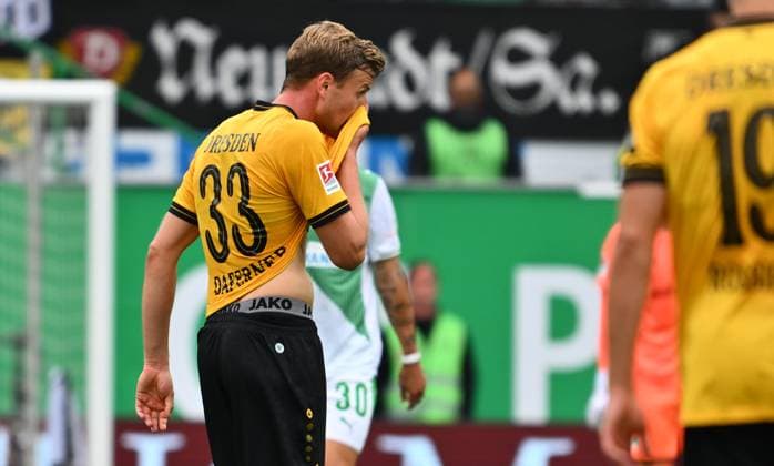 03 08 2025 Soccer Season 2025 2026 2 Soccer Bundesliga 01 Matchday SpVgg Greuther Fürth Kleeblatt SG Dynamo Dresden SGD Sportfoto Zink xwoxzix DFL regulations prohibit any use of photographs as image sequences and or quasi video only for editorial use Christoph Daferner 33, SG Dynamo Dresden SGD disappointed Disappointment