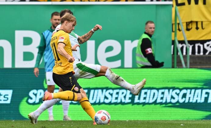 03 08 2025 Soccer Season 2025 2026 2 Soccer Bundesliga 01 Matchday SpVgg Greuther Fürth Kleeblatt SG Dynamo Dresden SGD Sportfoto Zink xwoxzix DFL regulations prohibit any use of photographs as image sequences and or quasi video only for editorial use Dominik Kother 11, SG Dynamo Dresden SGD