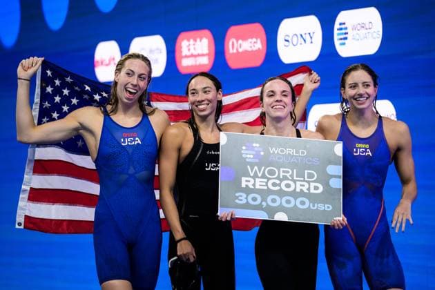 250803 Gretchen Walsh, Torri Huske, Regan Smith and Kate Douglass of USA celebrate after winning women™s 4x100 meters medley swimming relay final during day 24 of the World Aquatics Championships on August 3, 2025 in Singapore. Photo: Joel Marklund BILDBYRAN kod JM JM0718 bbeng simning swimming svomming sim-vm vm sim-vm 2025 world aquatics championships 2025 jubel *** 250803 Gretchen Walsh, Torri Huske, Regan Smith and Kate Douglass of USA celebrate after winning women™s 4x100 meters medley swimming relay final during day 24 of the World Aquatics Championships on August 3, 2025 in Singapore Photo Joel Marklund BILDBYRAN kod JM JM0718 bbeng simning swimming svomming sim vm vm sim vm 2025 world aquatics championships 2025 jubel  Copyright: JOELxMARKLUND BB250803JM114