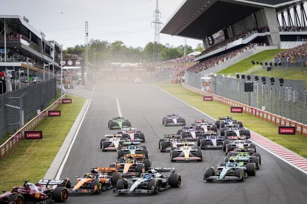 BOEDAPEST - Max Verstappen (Red Bull Racing) (c) at the Hungaroring during the Hungarian Grand Prix. ANP SANDER KING xVIxANPxSportx xxANPxIVx 532748288 originalFilename: 532748288.jpg