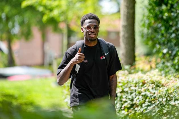 2025-08-03 AZ Alkmaar v OFI Crete - Pre-season Friendly DIRKSHORN, NETHERLANDS - AUGUST 3: Ernest Poku of AZ Alkmaar arrives during the Pre-season Friendly match between AZ Alkmaar and OFI Crete at Sportpark Dirkshorn on August 3, 2025 in Dirkshorn, Netherlands. Dirkshorn Sportpark Dirkshorn Netherlands Content not available for redistribution in The Netherlands directly or indirectly through any third parties. Copyright: xEdxvanxdexPolx