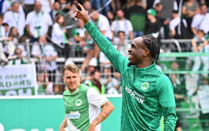 03 08 2025 Soccer Season 2025 2026 2 Soccer Bundesliga 01 Matchday SpVgg Greuther Fürth Kleeblatt SG Dynamo Dresden SGD Sportfoto Zink xwoxzix DFL regulations prohibit any use of photographs as image sequences and or quasi video only for editorial use Noel Futkeu 9, SpVgg Greuther Fürth Jubel Freude nach Spielende