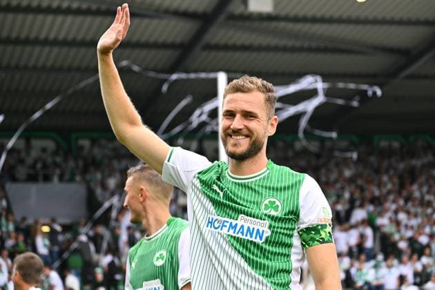 03 08 2025 Soccer Season 2025 2026 2 Soccer Bundesliga 01 Matchday SpVgg Greuther Fürth Kleeblatt SG Dynamo Dresden SGD Sportfoto Zink xwoxzix DFL regulations prohibit any use of photographs as image sequences and or quasi video only for editorial use Dennis Srbeny 7, SpVgg Greuther Fürth Jubel Freude nach Spielende