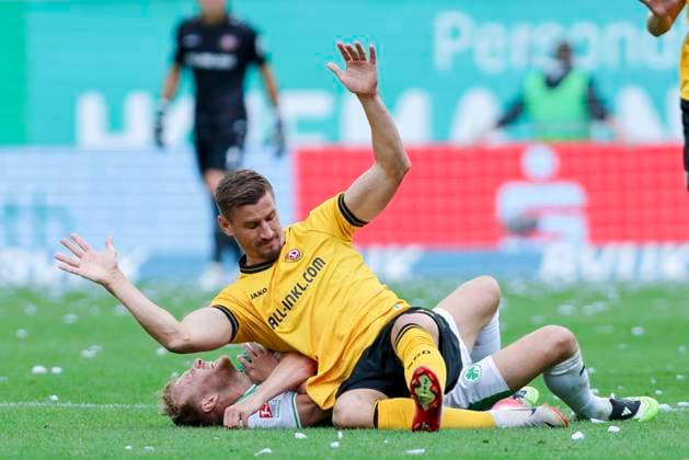 Jannik Dehm SpVgg Greuther Fuerth and Stefan Kutschke Dynamo Dresden lie on the lawn, 2 Bundesliga, SpVgg Greuther Fuerth v Dynamo Dresden, Sportpark Ronhof Thomas Sommer on August 03, 2025 in Fuerth, Germany Photo by Marco Steinbrenner DeFodi Images Jannik Dehm SpVgg Greuther Fuerth and Stefan Kutschke Dynamo Dresden lie on the lawn, 2 Bundesliga, SpVgg Greuther Fürth v Dynamo Dresden, Sportpark Ronhof Thomas Sommer, August 3, 2025 in Fürth, Germany Photo by Marco Steinbrenner DeFodi Images DFB DFL REGULATIONS PROHIBIT ANY USE OF PHOTOGRAPHS AS IMAGE SEQUENCES AND OR QUASI VIDEO