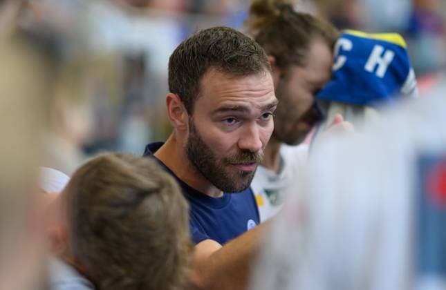 Dennis Bo Jensen, Mors Thy Handbold, coach time out, Sparkassen Cup, handball competition, HBW Balingen Weilstetten vs Mors Thy Handbold, men, 3 tournament day, season 2025, 03 08 2025 Eibner Pressefoto Andreas Ulmer Sparkassen Cup, handball competition, HBW Balingen Weilstetten vs Mors Thy Handbold, men, 3 tournament day, season 2025, 03 08 2025 Altensteig Copyright: xEibner-Pressefoto AndreasxUlmerx EP_AUR