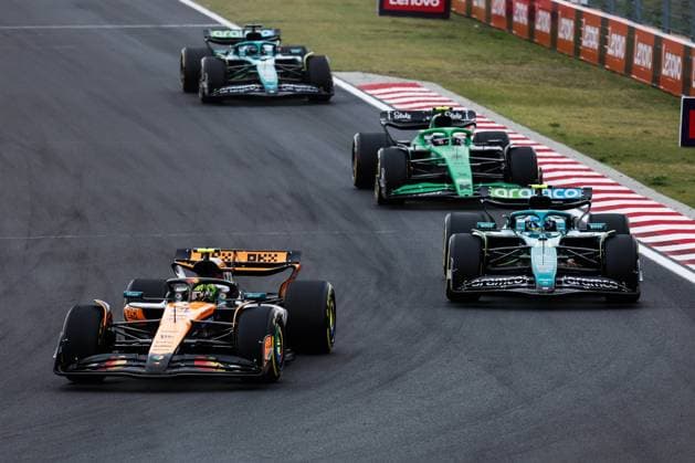 F1 - HUNGARIAN GRAND PRIX 2025 04 NORRIS Lando (gbr), McLaren F1 Team MCL39, action and 14 ALONSO Fernando (spa), Aston Martin F1 Team AMR24, action during the 2025 Formula 1 Lenovo Hungarian Grand Prix, 14th round of the 2025 FIA Formula One World Championship, WM, Weltmeisterschaft from August 1 to 3, 2025 on the Hungaroring, in Mogyorod, Hungary - MogyorodHungary  Copyright: xJulienxDelfossex