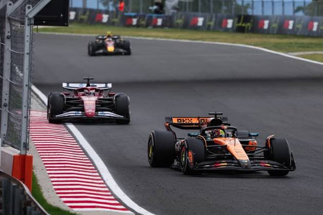 F1 - HUNGARIAN GRAND PRIX 2025 81 PIASTRI Oscar (aus), McLaren F1 Team MCL39, action during the 2025 Formula 1 Lenovo Hungarian Grand Prix, 14th round of the 2025 FIA Formula One World Championship, WM, Weltmeisterschaft from August 1 to 3, 2025 on the Hungaroring, in Mogyorod, Hungary - MogyorodHungary  Copyright: xFLORENTxGOODENx