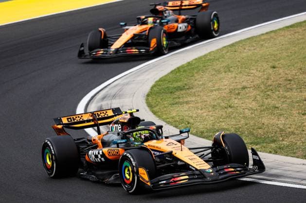 F1 - HUNGARIAN GRAND PRIX 2025 04 NORRIS Lando (gbr), McLaren F1 Team MCL39, action and 81 PIASTRI Oscar (aus), McLaren F1 Team MCL39, action during the 2025 Formula 1 Lenovo Hungarian Grand Prix, 14th round of the 2025 FIA Formula One World Championship, WM, Weltmeisterschaft from August 1 to 3, 2025 on the Hungaroring, in Mogyorod, Hungary - MogyorodHungary Copyright: xJulienxDelfossex