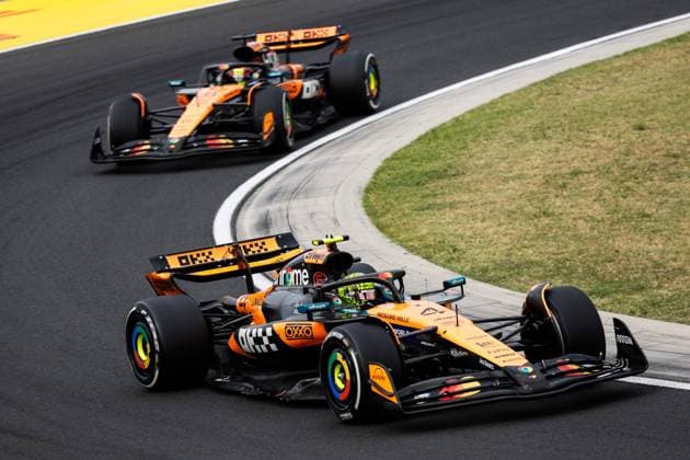 F1 - HUNGARIAN GRAND PRIX 2025 04 NORRIS Lando (gbr), McLaren F1 Team MCL39, action and 81 PIASTRI Oscar (aus), McLaren F1 Team MCL39, action during the 2025 Formula 1 Lenovo Hungarian Grand Prix, 14th round of the 2025 FIA Formula One World Championship, WM, Weltmeisterschaft from August 1 to 3, 2025 on the Hungaroring, in Mogyorod, Hungary - MogyorodHungary  Copyright: xJulienxDelfossex