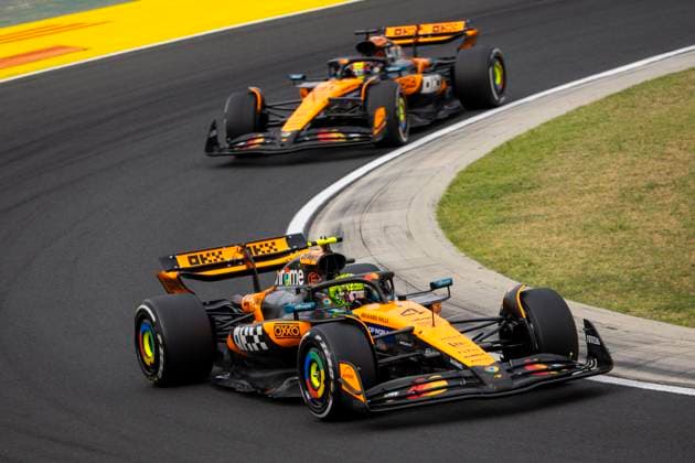 F1 - HUNGARIAN GRAND PRIX 2025 04 NORRIS Lando (gbr), McLaren F1 Team MCL39, action in front of 81 PIASTRI Oscar (aus), McLaren F1 Team MCL39, action during the 2025 Formula 1 Lenovo Hungarian Grand Prix, 14th round of the 2025 FIA Formula One World Championship, WM, Weltmeisterschaft from August 1 to 3, 2025 on the Hungaroring, in Mogyorod, Hungary - MogyorodHungary  Copyright: xJulienxDelfossex