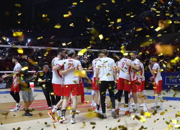(250803) -- NINGBO, Aug. 3, 2025 -- Team Poland celebrate after the final match between Poland and Italy at the 2025 Volleyball Nations League (VNL) Men s Final Round in Ningbo, east China s Zhejiang Province, Aug. 3, 2025. (Photo by Xinhua) (SP)CHINA-NINGBO-VOLLEYBALL-VOLLEYBALL NATIONS LEAGUE-POLAND VS ITALY (CN) SuoxXianglu 