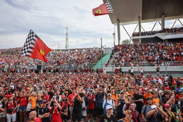 F1 Hungarian Grand Prix Fans during the Formula 1 Hungarian Grand Prix at the Hungaroring circuit in Mogyorod near Budapest on August 3rd, 2025. Budapest Hungary  Copyright: xBeataxZawrzelx originalFilename:zawrzel-f1hungar250803_np3vv.jpg
