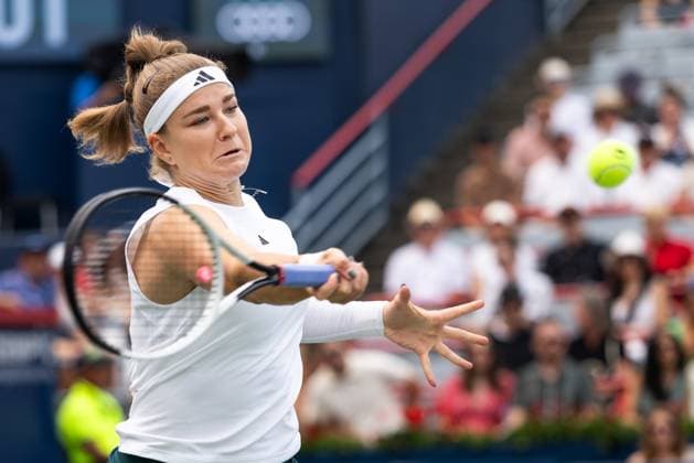August 3, 2025, Montreal, Quebec, Canada: KAROLINA MUCHOVA (11) from Czech republic forehand in first set against Madison Keys (6) from USA in round of 16 at Canadian Open at IGA stadium in Montreal, Quebec, Canada on 2025-08-03 Montreal Canada - ZUMAl189 20250803_zsp_l189_015 Copyright: xYannickxLegarex