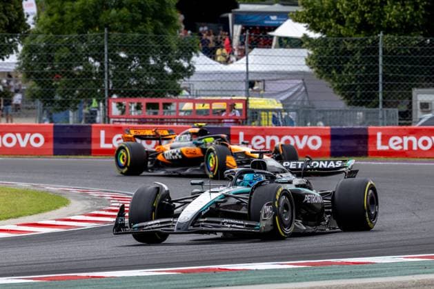 George Russell Mercedes AMG Petronas F1 Team, Great Britain, 63 andLando Norris McLaren Formula 1 Team, Great Britain 04 , HUN, Formula 1 World Championship, Hungarian Grand Prix, Hungaroring, race, 2025 season, 03 08 2025 HUN, Formula 1 World Championship, Hungarian Grand Prix, Hungaroring, race, 2025 season, 03 08 2025 Budapest Copyright: xEibner-Pressefoto MarcelxFischerx EP_MFI