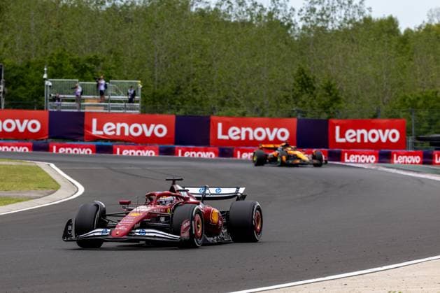 Charles Leclerc Scuderia Ferrari HP F1 Team, Monaco, 16 and Oscar Piastri McLaren Formula 1 Team, Australia 81 , HUN, Formula 1 World Championship, Hungarian Grand Prix, Hungaroring, race, 2025 season, 03 08 2025 HUN, Formula 1 World Championship, Hungarian Grand Prix, Hungaroring, race, 2025 season, 03 08 2025 Budapest Copyright: xEibner-Pressefoto MarcelxFischerx EP_MFI