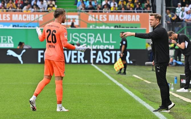 03 08 2025 Soccer Season 2025 2026 2 Soccer Bundesliga 01 Matchday SpVgg Greuther Fürth Kleeblatt SG Dynamo Dresden SGD Sportfoto Zink MeZi xmexzix DFL regulations prohibit any use of photographs as image sequences and or quasi video only for editorial use Pelle Boevink 26, SpVgg Greuther Fürth Nico Hildebrandt Goalkeeper coach SpVgg Greuther Fürth