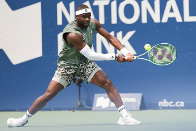 ATP, Tennis Herren Masters 1000 National Bank Open Toronto Presented by Rogers 2025 - Day 9 Frances Tiafoe of the United States of America plays a backhand against Alex De Minaur of Australia during the Men s Singles round of 16 match on day 9 of the ATP Masters 1000 National Bank Open at Sobeys Stadium. on August 3, 2025 in Toronto, Canada. (Photo by Leonardo Ramirez Eyepix Group) Copyright: xLeonardoxRamirezx xEyepixxGroupx LR-01082025-05108