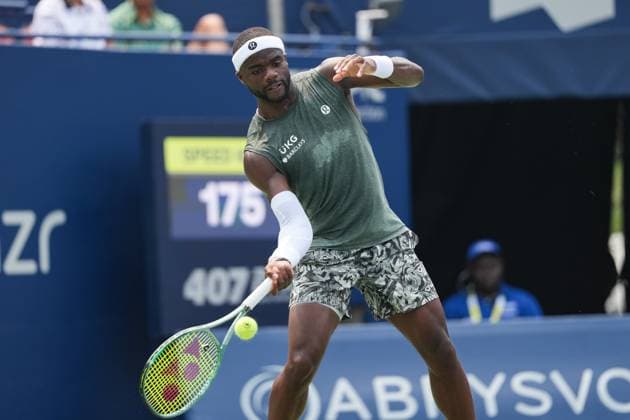 ATP, Tennis Herren Masters 1000 National Bank Open Toronto Presented by Rogers 2025 - Day 9 Frances Tiafoe of the United States of America plays a forehand against Alex De Minaur of Australia during the Men s Singles round of 16 match on day 9 of the ATP Masters 1000 National Bank Open at Sobeys Stadium. on August 3, 2025 in Toronto, Canada. (Photo by Leonardo Ramirez Eyepix Group) Copyright: xLeonardoxRamirezx xEyepixxGroupx LR-01082025-05495