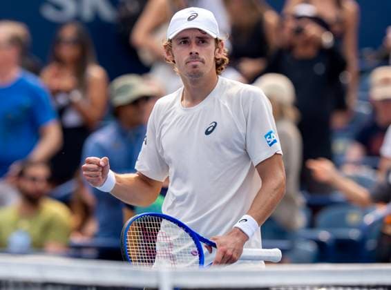 August 3, 2025, Toronto, On, Canada: p>Alex de Minaur of Australia pumps his fist after defeating Frances Tiafoe of the USA at the National Bank Open in Toronto on Sunday August 3, 2025. Canada News - August 3, 2025  - ZUMAc35_ 20250803_zaf_c35_113 Copyright: xFrankxGunnx