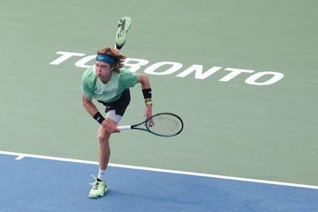 ATP, Tennis Herren Masters 1000 National Bank Open Toronto Presented by Rogers 2025 - Day 9 Andrey Rublev of Russia serves to Alejandro Davidovich Fokina of Spain during the Men s Singles round of 16 match on day 9 of the ATP Masters 1000 National Bank Open at Sobeys Stadium. on August 3, 2025 in Toronto, Canada. (Photo by Leonardo Ramirez Eyepix Group) Copyright: xLeonardoxRamirezx xEyepixxGroupx LR-01082025-06877