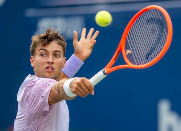 August 3, 2025, Toronto, On, Canada: Flavio Cobolli of Italy hits a backhand return to Ben Shelton of the USA during their match at the National Bank Open in Toronto, Sunday, Aug. 3, 2025. Canada News - August 3, 2025  - ZUMAc35_ 20250803_zaf_c35_167 Copyright: xFrankxGunnx