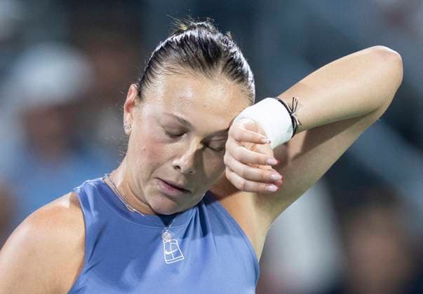 August 3, 2025, Montreal, Pq, Canada: Amanda Anisimova of the United States reacts during her game against Elina Svitolina of Ukraine during round of 16 tennis action at the National Bank Open in Montreal, Sunday, Aug. 3, 2025. Canada News - August 3, 2025  - ZUMAc35_ 20250803_zaf_c35_194 Copyright: xChristinnexMuschix