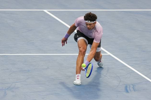 August 3, 2025, Toronto, Ontario, Canada: Ben Shelton of the United States lunges to play a forehand against Flavio Cobolli of Italy during the Men s Singles round of 16 match on day 9 of the ATP, Tennis Herren Masters 1000 National Bank Open at Sobeys Stadium. on August 3, 2025 in Toronto, Canada. Toronto Canada - ZUMAe321 20250803_zsa_e321_181 Copyright: xLeonardoxRamirezx