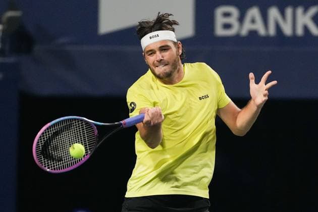 August 3, 2025, Toronto, Ontario, Canada: Taylor Fritz of the United States plays a forehand against Jiri Lehecka of Czechia during the Men s Singles round of 16 match on day 9 of the ATP, Tennis Herren Masters 1000 National Bank Open at Sobeys Stadium. on August 3, 2025 in Toronto, Canada. Toronto Canada - ZUMAe321 20250803_zsa_e321_216 Copyright: xLeonardoxRamirezx