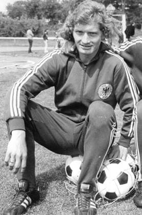 Football Germany u B Z National player Dieter Herzog ATTENTION date estimated !ACHTUNG AUFNAHMEDATUM GESCHÄTZT!