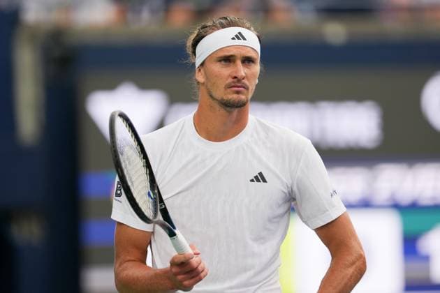 August 4, 2025, Toronto, Ontario, Canada: Alexander Zverev of Germany disappointed after loosing a point against Alexei Popyrin of Australia during the Men s Singles round of 16 match on day 10 of the ATP, Tennis Herren Masters 1000 National Bank Open at Sobeys Stadium. on August 4, 2025 in Toronto, Canada. Toronto Canada - ZUMAe321 20250804_zsa_e321_028 Copyright: xLeonardoxRamirezx